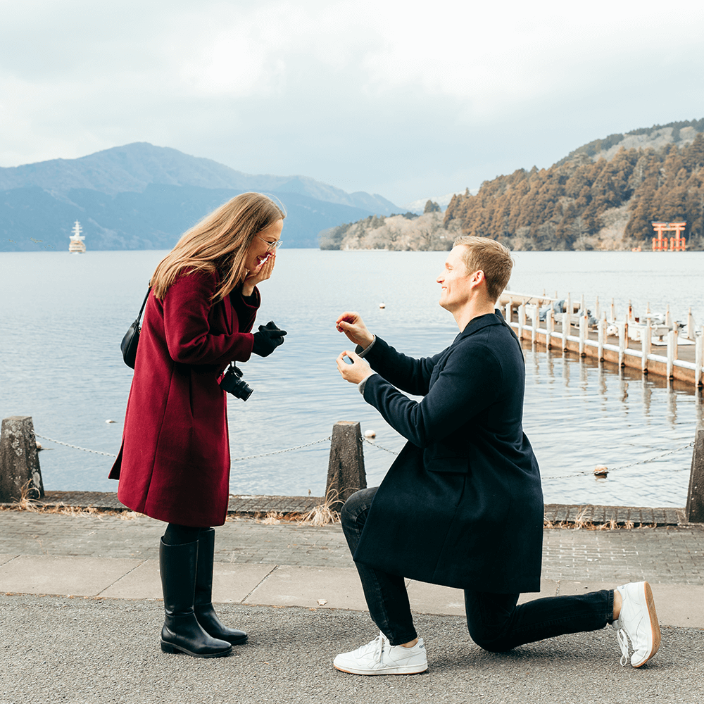surprise proposal photography at Hakone